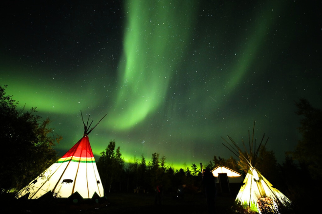 絕美三堡．夢幻極光12日（秋天極光限定）_2026年新品上架：加拿大絕美洛磯山+黃刀鎮賞極光_保證入住絕美三堡：(1)傑士伯渡假村（連泊2晚）、(2)露易斯湖城堡、(3)班夫城堡