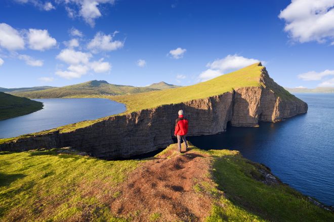 夢幻北大西洋13日蘇格蘭高地法羅群島探索之旅_尼斯湖．天空島．法羅群島 ．哈利波特火車景點_法羅群島追尋海鸚、彩色小鎮與史詩般的玄武岩奇景