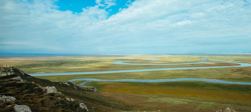 北疆穿越最美天山獨庫.喀納斯仙境12日自由行(雙飛.包車)_巴音布魯克(區間車 天鵝湖、九曲十八彎:電瓶車)-獨庫公路北段:雪山、冰川、獨庫公路紀念碑、奎屯大峽谷（獨子山)-奎屯(今日車程約6小時-7人商務車4人1部)_第04天