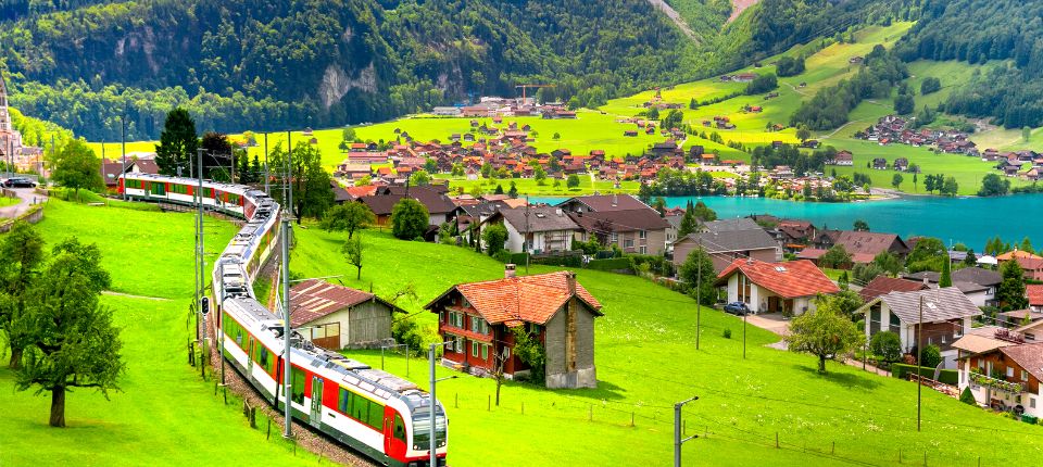 征服阿爾卑斯 瑞士鐵道雙峰輕健行11日_台北／香港（轉機點）／蘇黎世Zürich（瑞士）_第01天