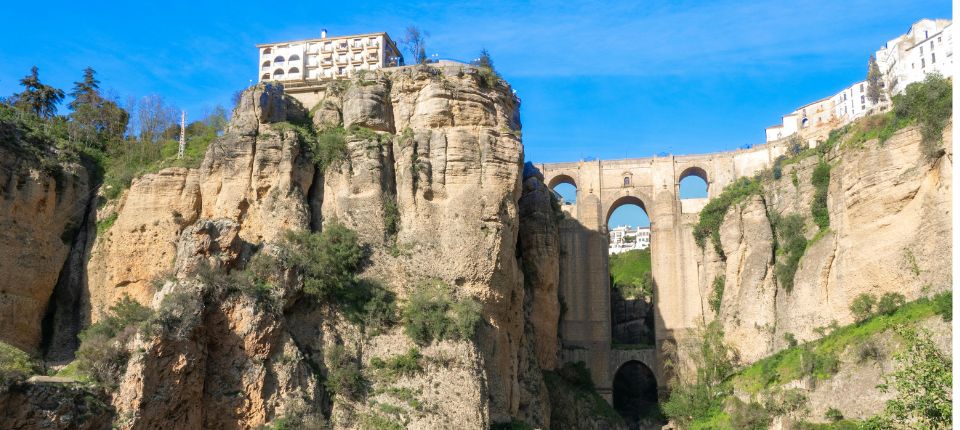 光影詩篇西班牙15日(探索高第建築與阿罕布拉宮的文化交響)_塞維爾－130KM －隆達 －180KM － 格拉納達_第06天